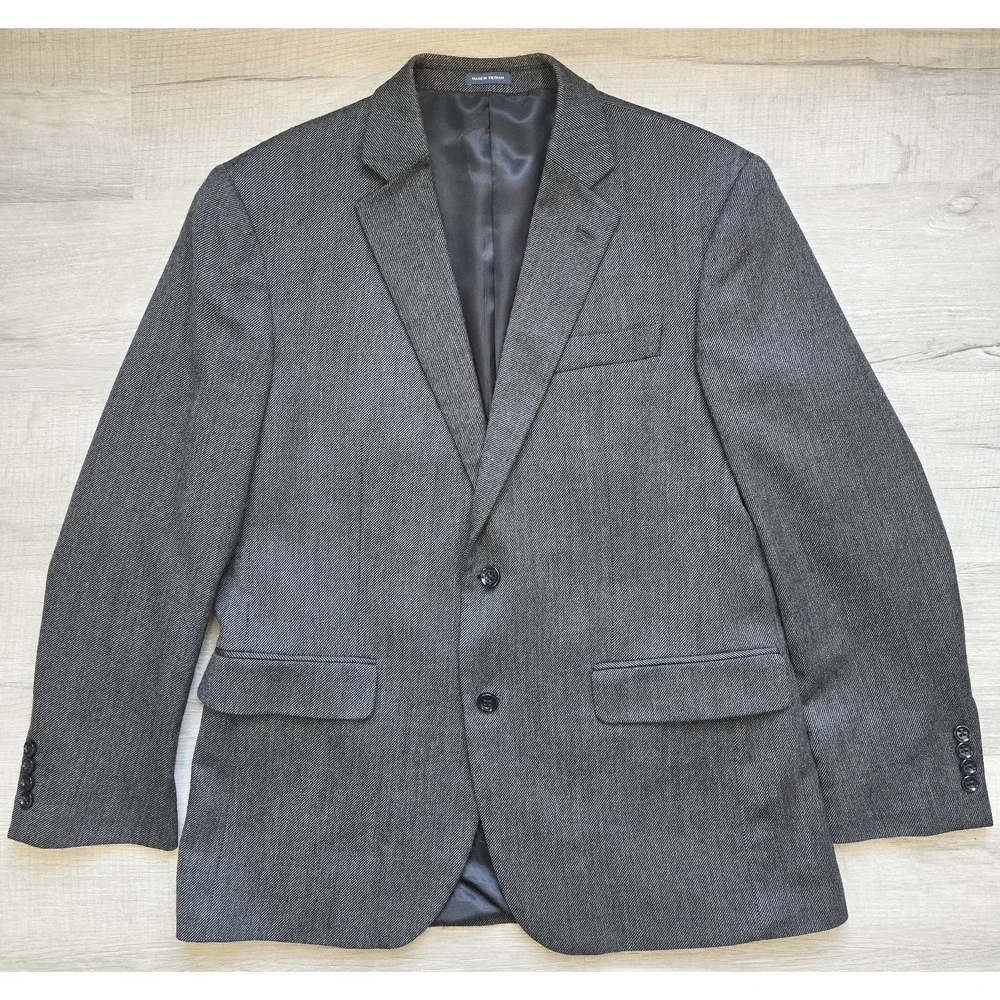 Stafford Men's Gray Herringbone Sport Coat Blazer 2 Button Center Vent Size 46R